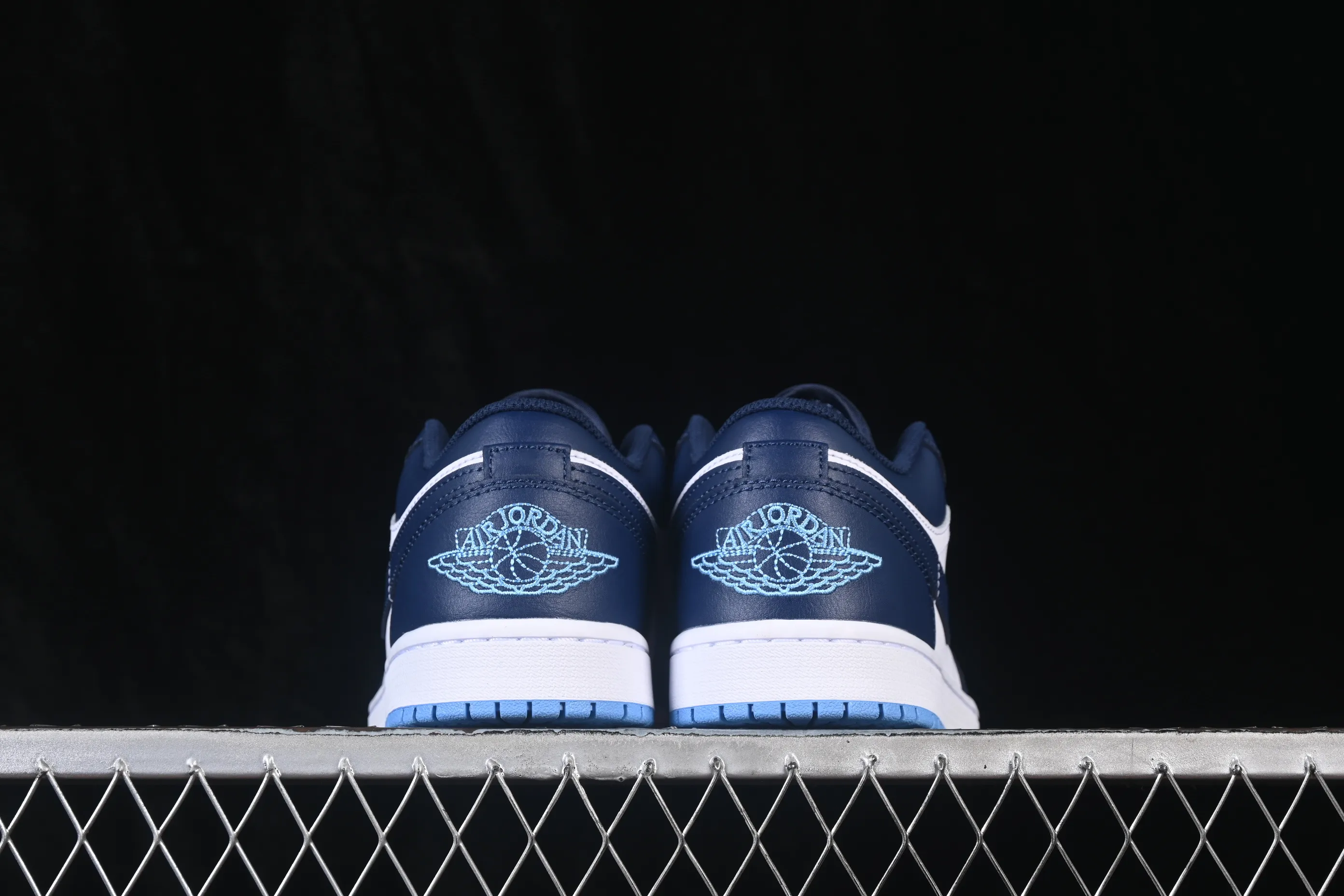 All categories Air Jordan Jordan series basketball shoes Air Jordan 1 Low G version pure original Air Jordan 1 Low AJ1 Joe 1 white and blue low-top retro cultural basketball shoes 553558-404